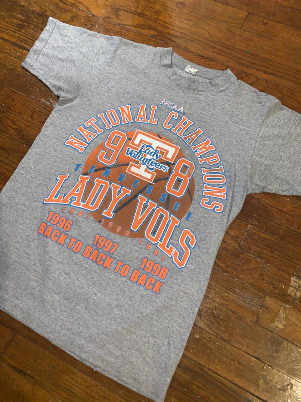Vintage 1998 Tennessee Lady Vols 3 Peat NCAA Champions T Shirt Gray Medium